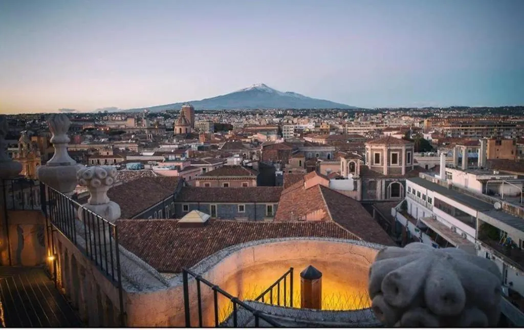 Sicilian Vibes Rooms With Suite Aeroporto di Catania Fontana Rossa Affittacamere