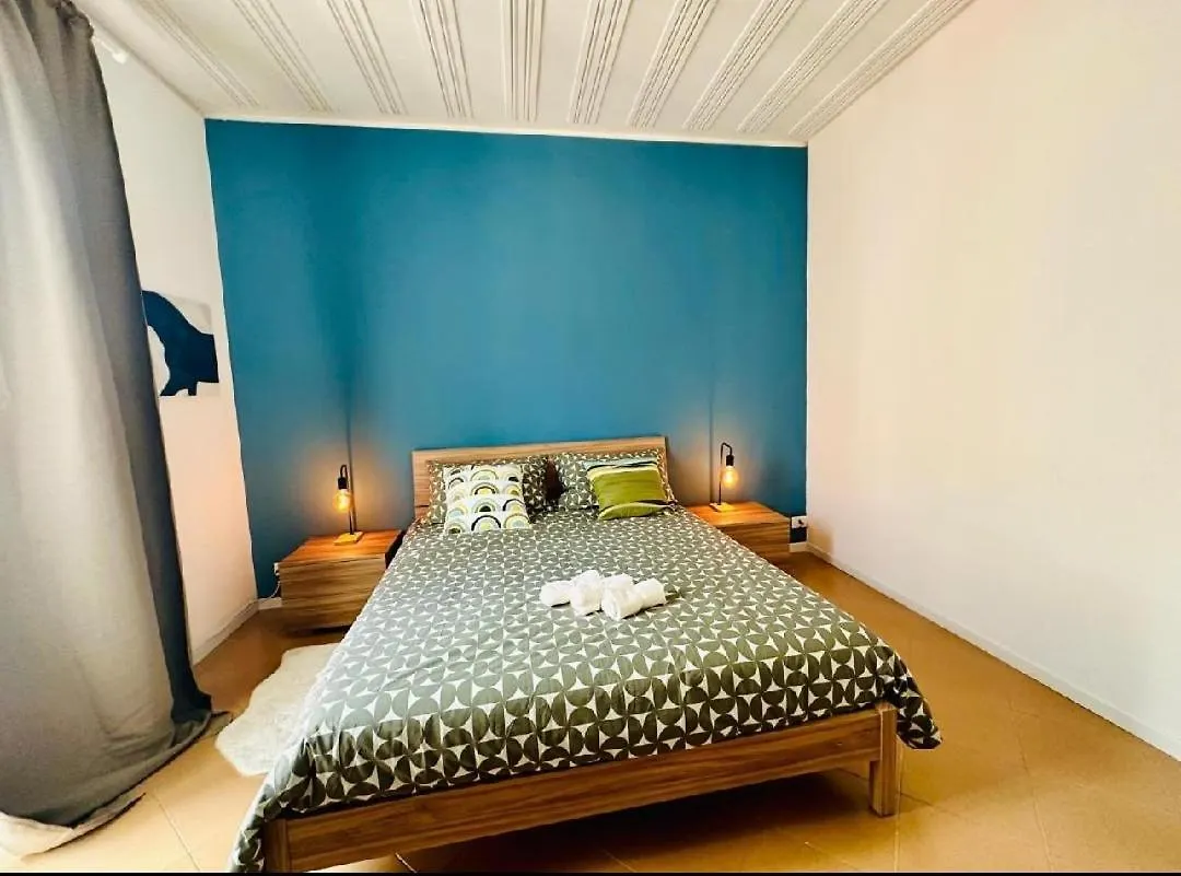 Sicilian Vibes Rooms With Suite Aeroporto di Catania Fontana Rossa