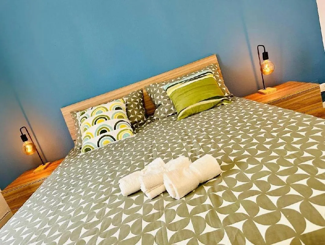 Affittacamere Sicilian Vibes Rooms With Suite Aeroporto di Catania Fontana Rossa