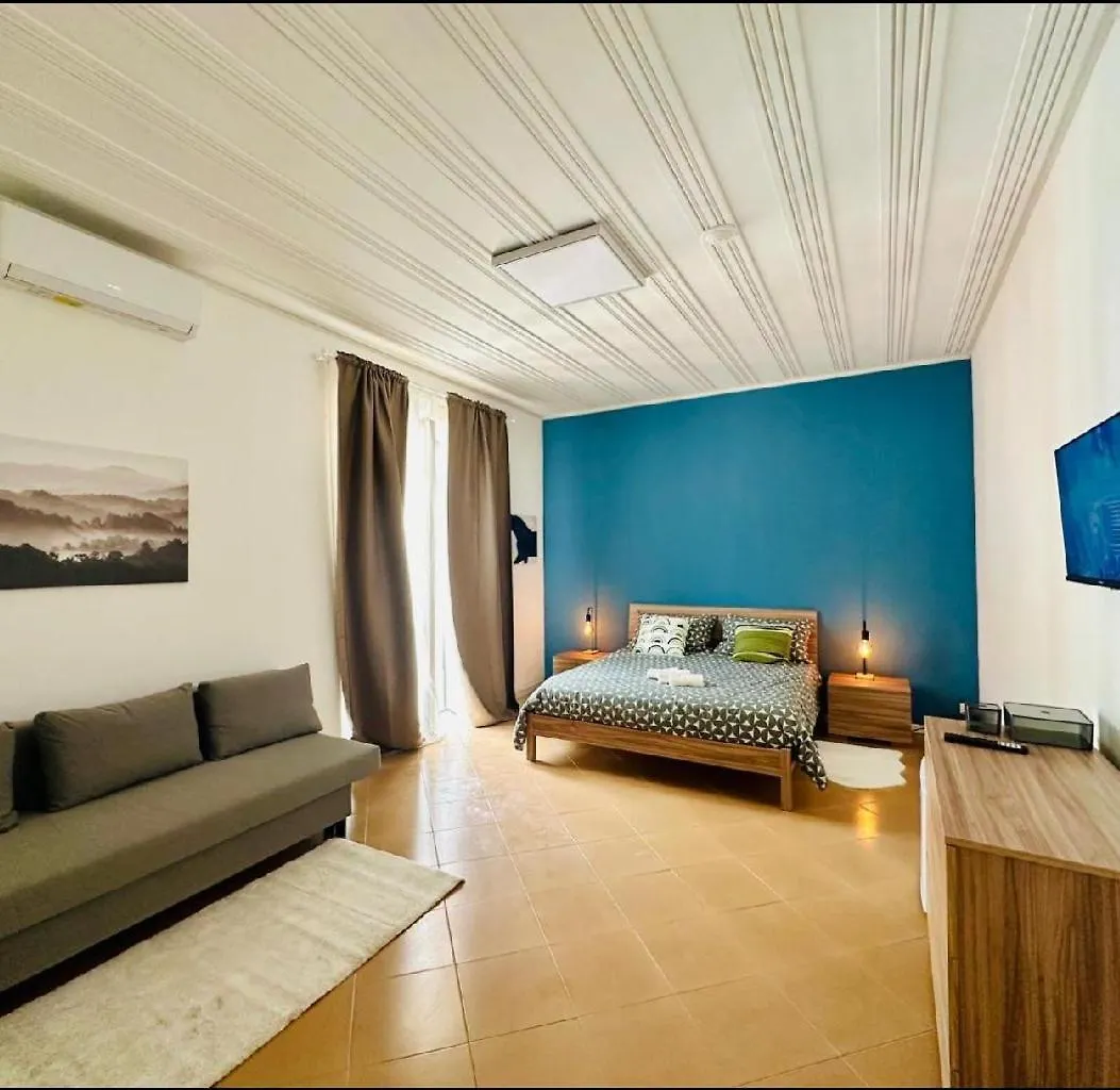 Affittacamere Sicilian Vibes Rooms With Suite Aeroporto di Catania Fontana Rossa