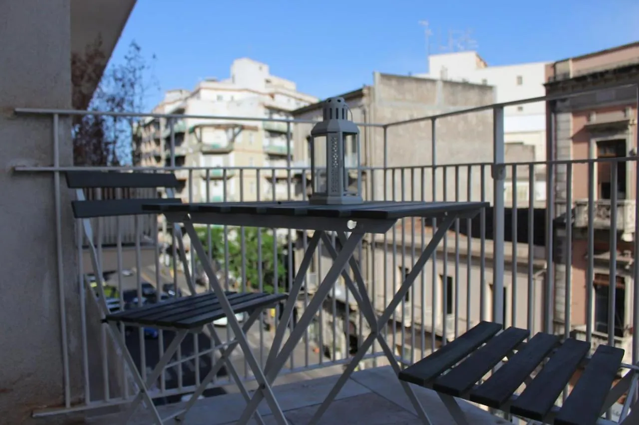 Affittacamere Sicilian Vibes Rooms With Suite Aeroporto di Catania Fontana Rossa